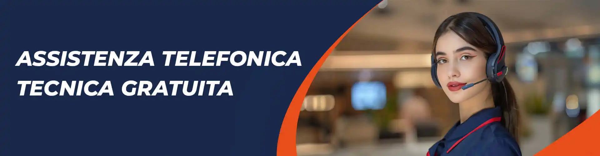 Una donna con un auricolare e un microfono.